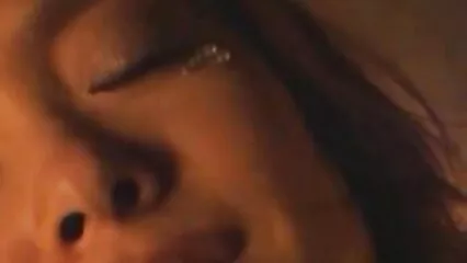 Chico duro besado y muy suavemente follando a una chica porno mexicano trio bonita