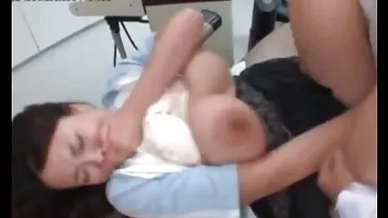 Se frotó el coño con tanta fuerza en la polla de una sexmex mexicano mujer, ¡solo orinó!