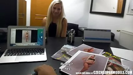 Un rumano ingenuo llegó para una audición de árboles y, como era de esperar, fue besado en video pornos mexicanos el culo.