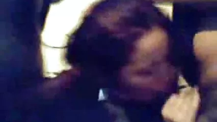adolescente checa de 27 años chupa, lame y toma polla en mexicanas sexo por dinero el culo en madera de fundición