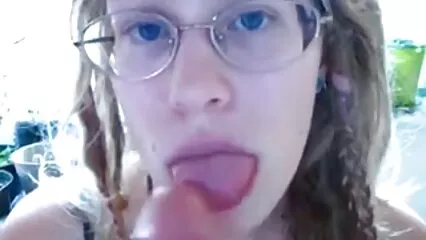 Dumbass sonríe y videos xxx gratis mexicanos monta el pene en un hermoso pollo tatuado