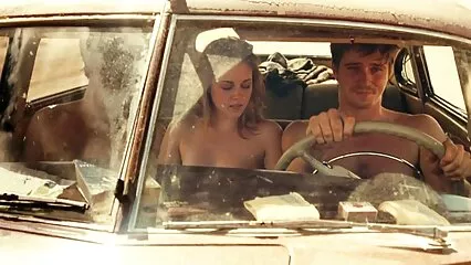 Una chica enamorada de un buen chico cabalga sobre un pornoo mexicano buen chico