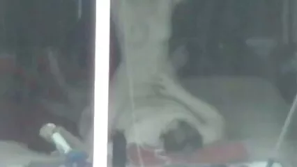 Chica xnxx mexicano hermana gordita ligera cabalga descaradamente sobre el pene de su hermano
