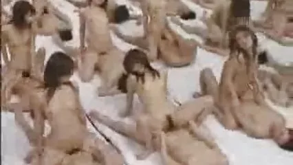 La xnxx culonas mexicanas madre estaba tan enojada con su hija que la hizo chupar la polla y besar el culo de su padrastro.